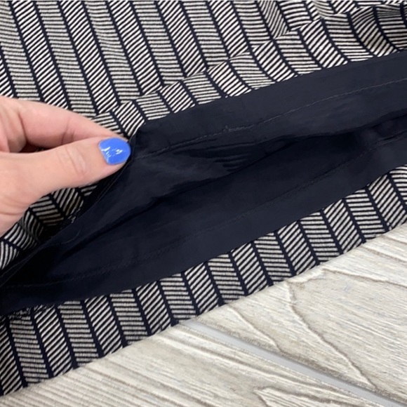 Escada Black and White Herringbone Striped Mini skirt - sz 40 - Picture 8 of 11